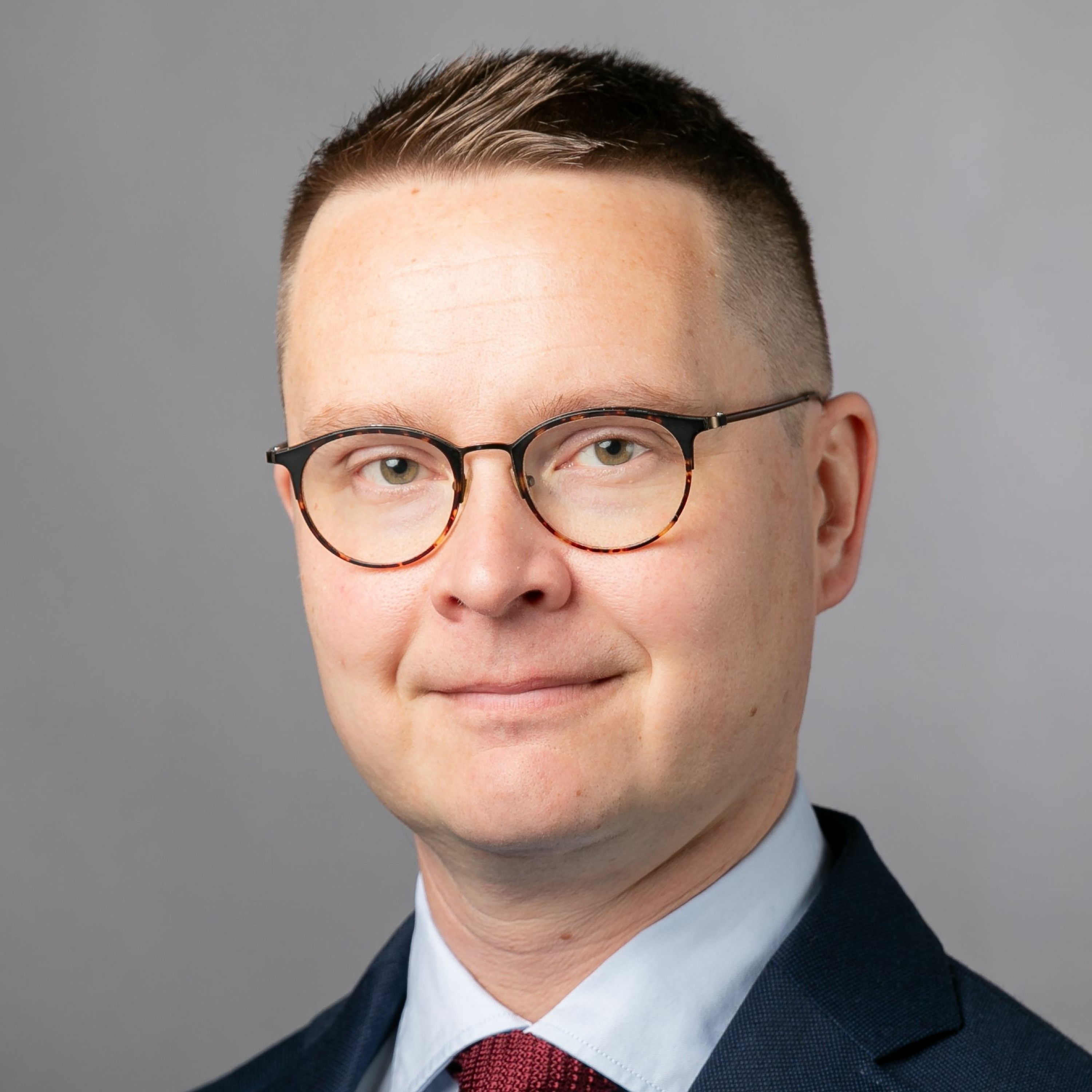 Matti Mäntymäki: Eettisistä periaatteista kohti kestävää tekoälyn käyttöä? episode artwork