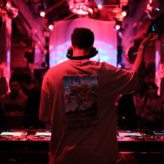 Veysel: The opening set energetic voyage at Kastel