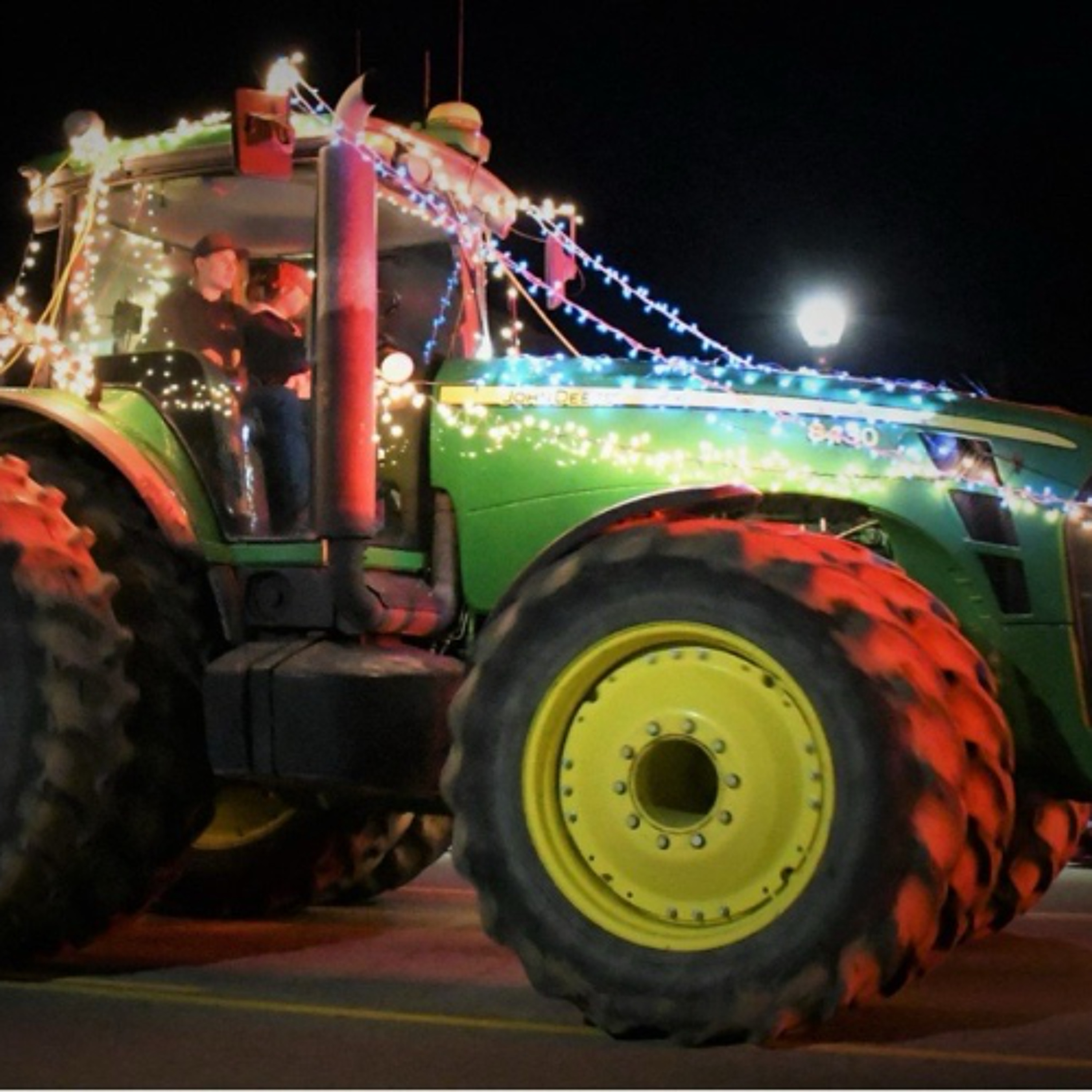 Ashton celebrates Christmas with all-day community event and light parade episode artwork