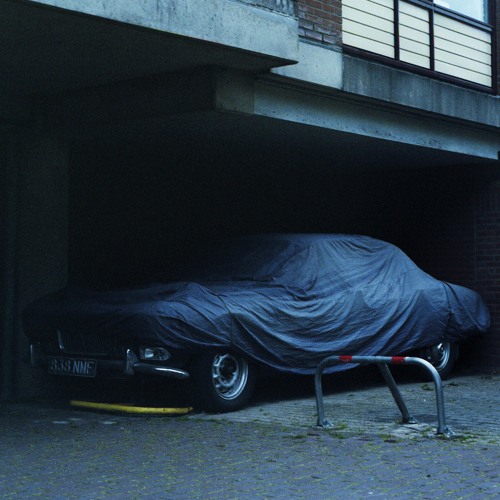Premiere: Black Bones 'Gabi'