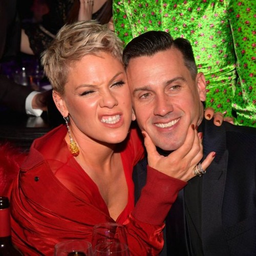 Pink - Last Christmas (18 Wheeler, Get The Party Started, & Happy)