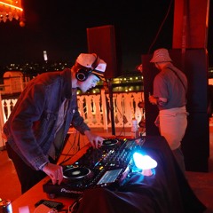 maxamillion @ snakehips boat party (blanq slate takeover)