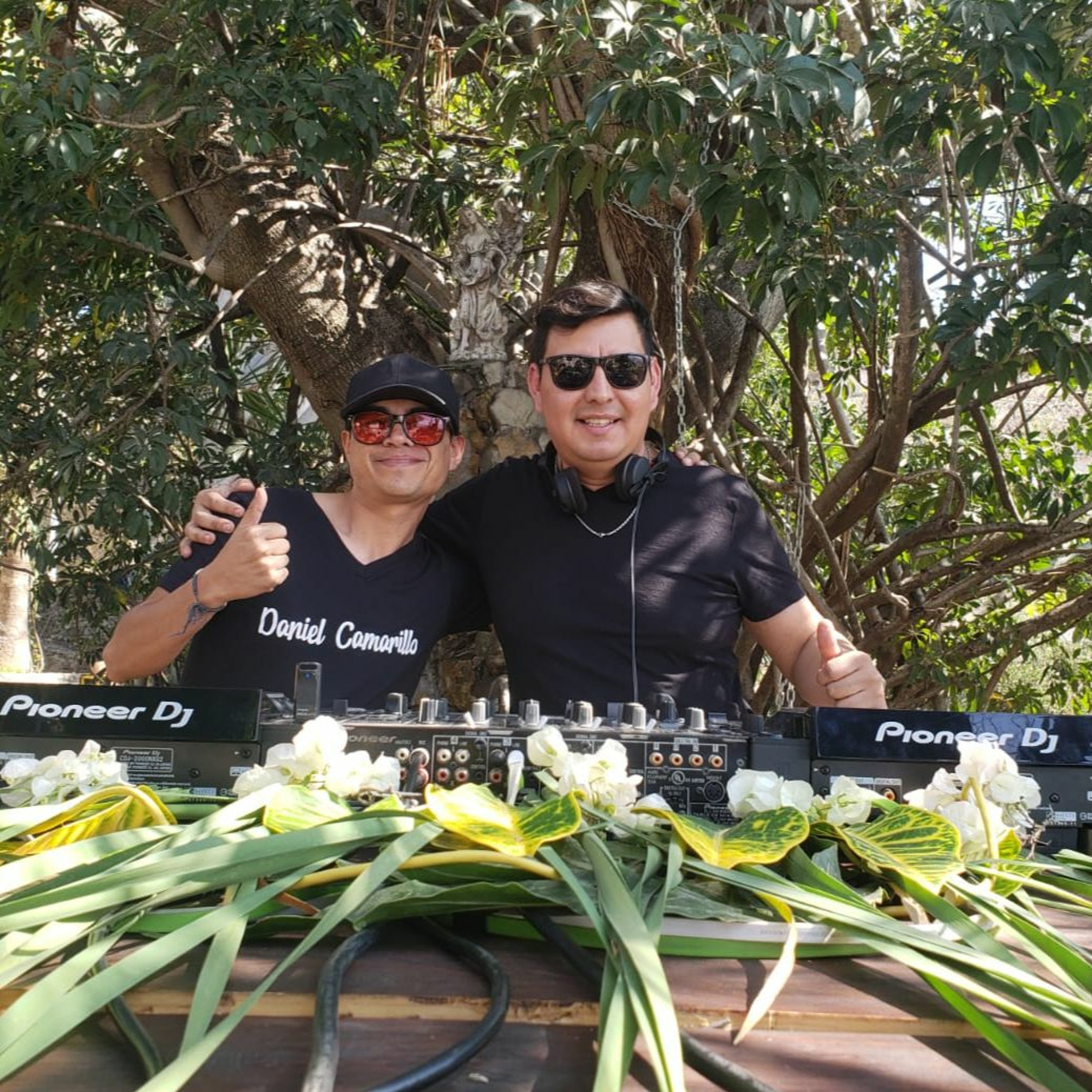 Daniel Camarillo & Play And Fresh (b2b)