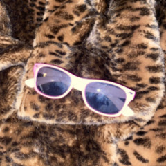 Eyyuray - NEON (“chicka-chicka slim shady”)