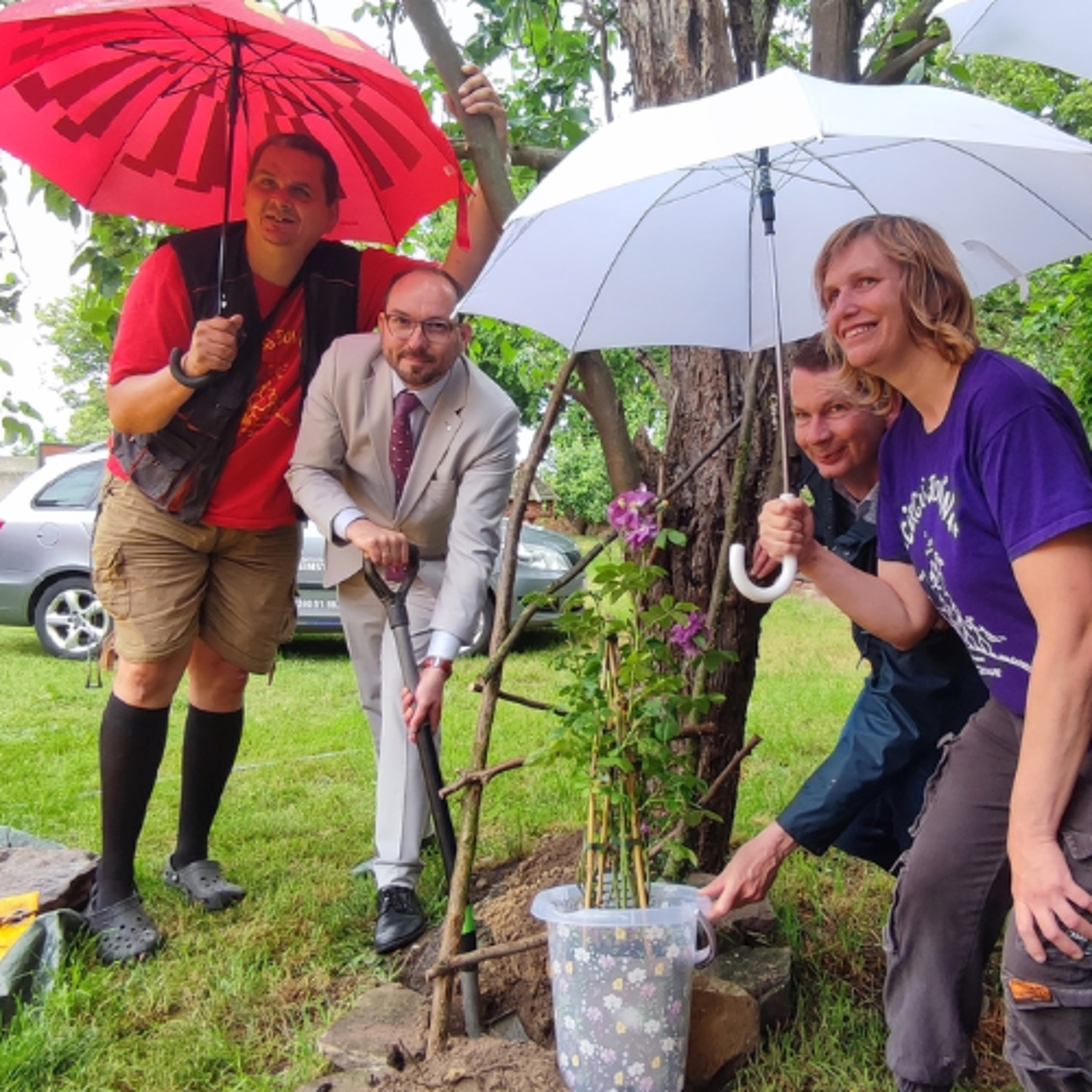 Aktionstag und Arbeitseinsatz auf dem Mariannenhof Etingen