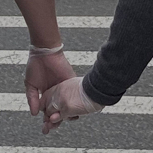 وبكل الأوقات مشتاق