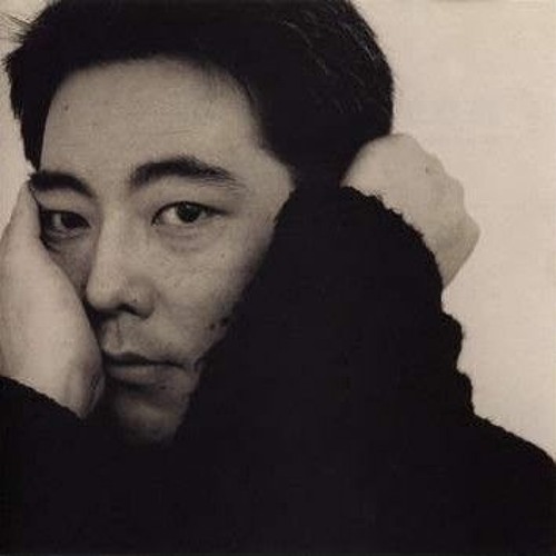 誰かが僕のドアを叩いている