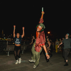 Reptilian Eyes Float Back  ,👁️........👁️,