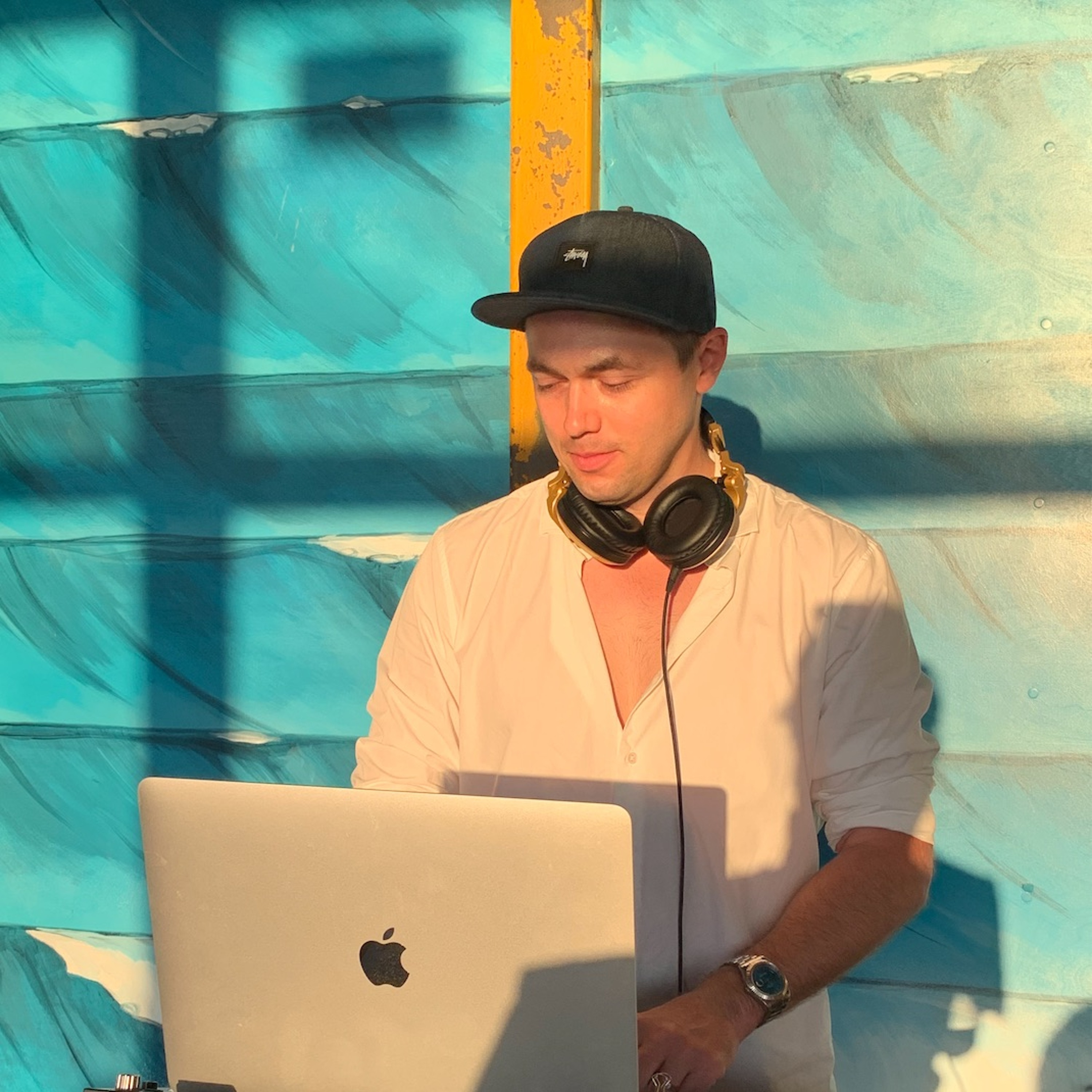 Cosmoskva\'s in love with the music