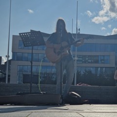 No good in this neighbourhood (Live busking)