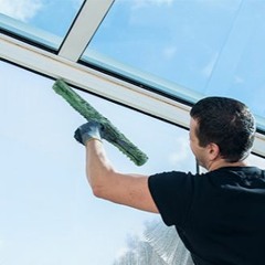 Why Window Cleaning During Autumn Season Is Crucial?