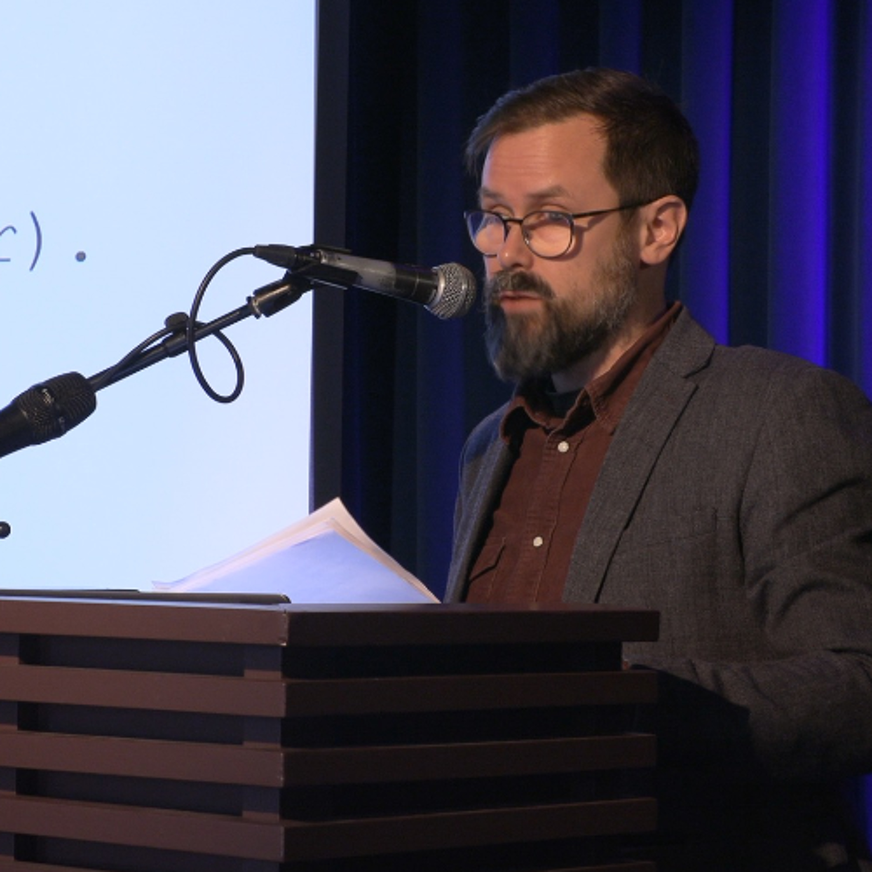 "Det er kanskje like bra at de lar det være." "Det er kanskje like bra at de lar det være."