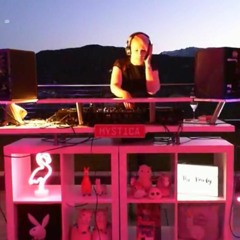 uDjs Spring Party