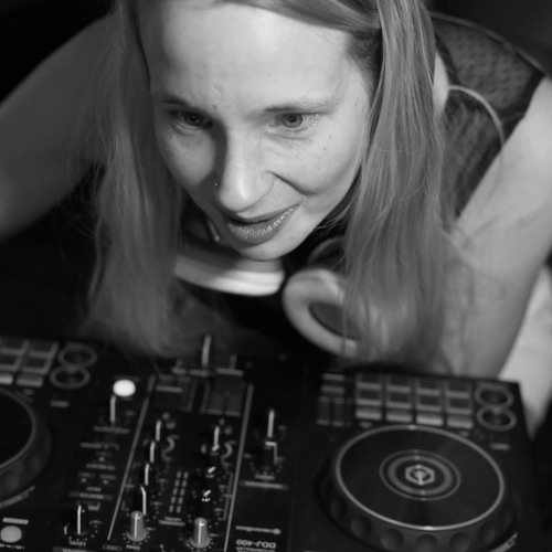 Melodischer Techno by Aki & Madeleine, Play what you feel Enthusiasm and love 2020 Electronic Music