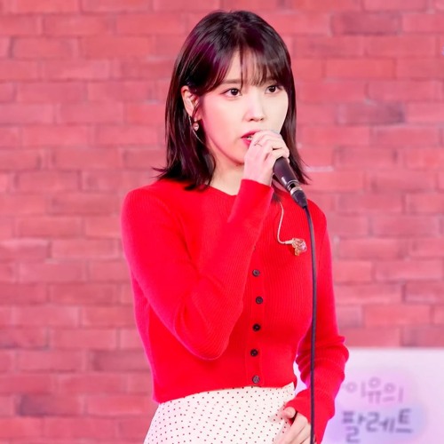 IU (아이유) - Hurt (Original Song by NewJeans (뉴진스)) (IU's Palette 아이유의 팔레트)