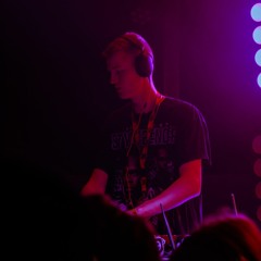 Akriuzi - Fresh 92.7 The Ones and Two's Guest Mix