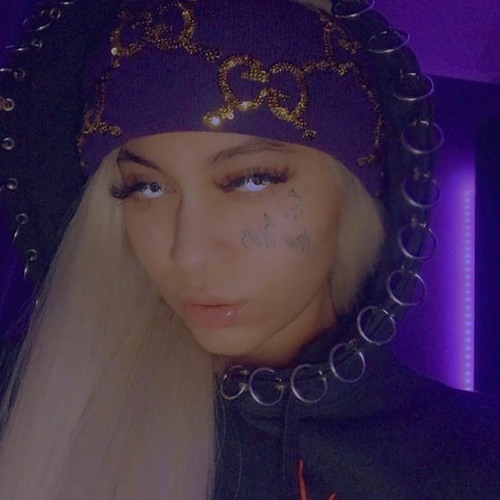 líue - Suffer With Me [8D]