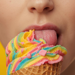 Lick my Ice Cream(Drip drop melting fast)