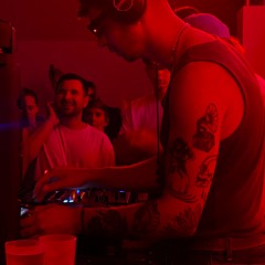 shy girls listen to techno