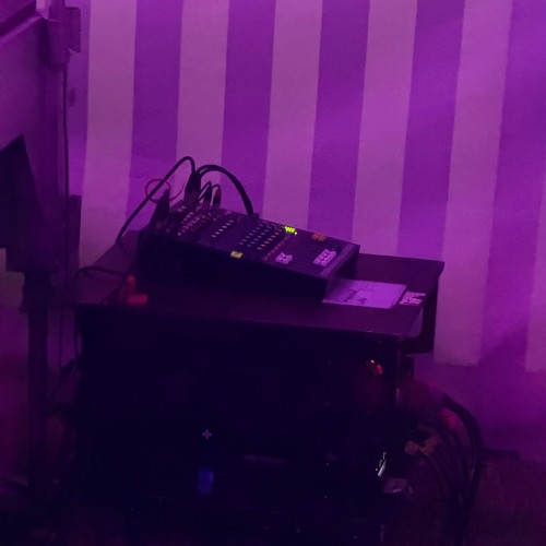 who is she - Helltekk.Offiziell