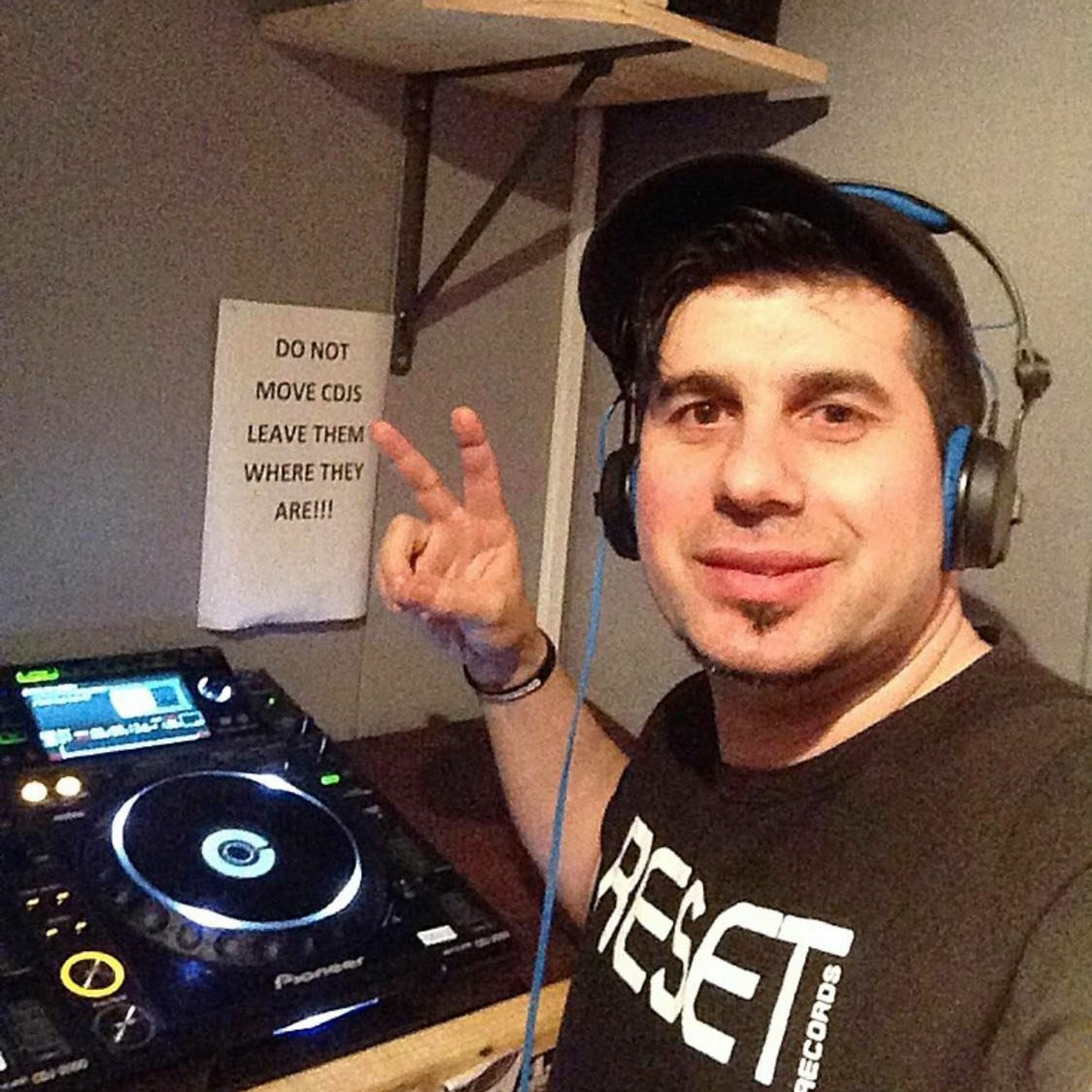 Live On Kiss Fm 2014 (One From The Archives) episode artwork