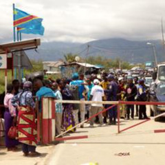Maelfu wavuka mto Rusizi kwa mtumbwi kutoka DRC na kuingia Burundi ili kuokoa maisha yao