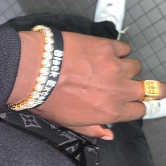 iDGAF (feat. GuapKid)