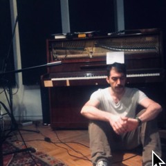 Saat Biri Seyrek Geciyor