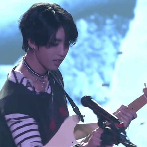 Hold My Hand-Han(Stray Kids)
