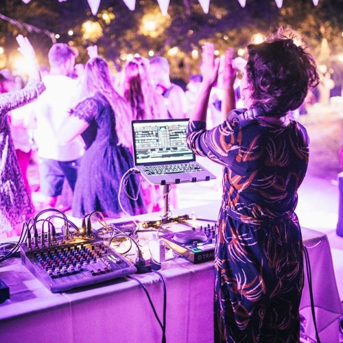 DJ PAULA • weddings •
