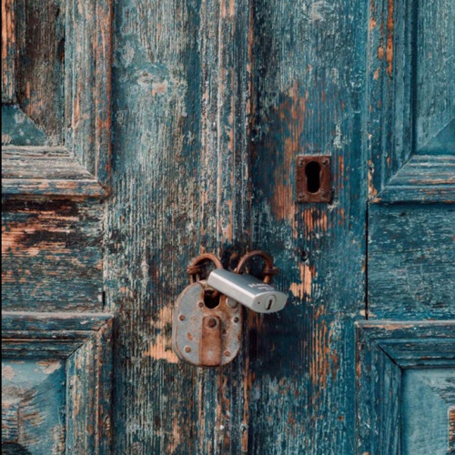 ما بيّن بعينك..