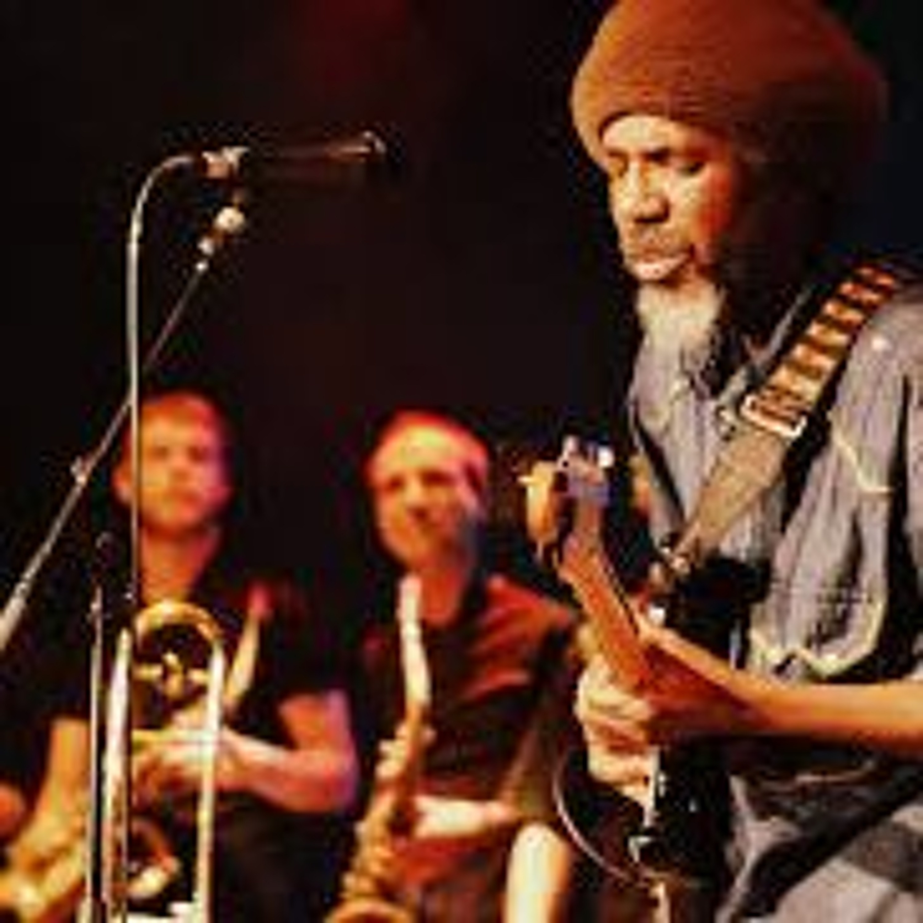 LA RADIO RADIEUSE EST COSMOPOLITE