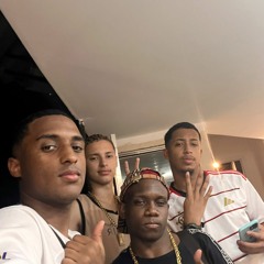 ELA FICOU DE QUATRO X VEM CREMOSA SAFADINHA [DJs DN O ASTRO, PH LUCAS]