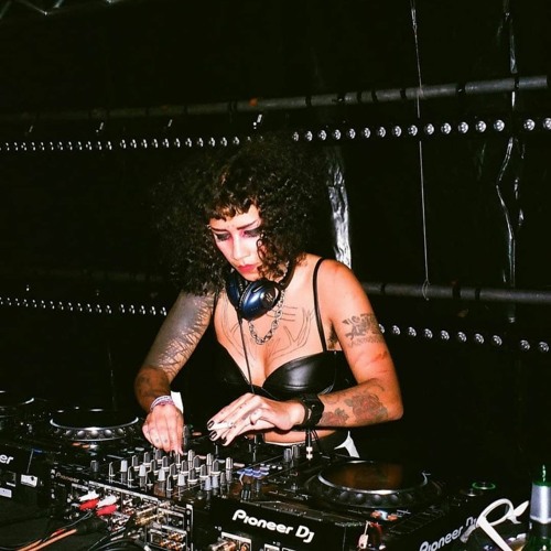 E S C A R R B E @ MAMBA ИEGRȺ ☾ °☆*·༓✚ ЄLλs Q ŁUTEM ✚༓·*˚☾ °☆