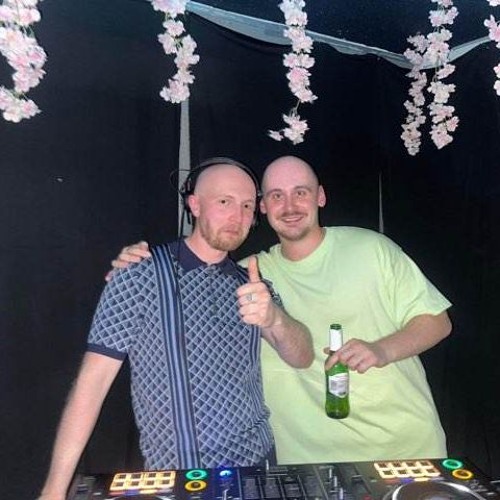 2 Eggs LIVE at Cafe Etch, Middlesbrough (CLEANER VERSION)