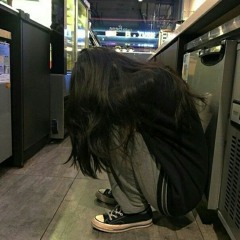 quick look side eye head tilt as you go by