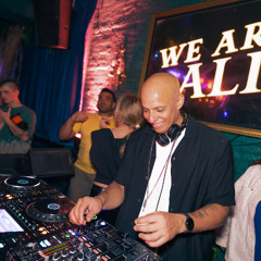 baez @ Kapsoura 1-Year Anniversary