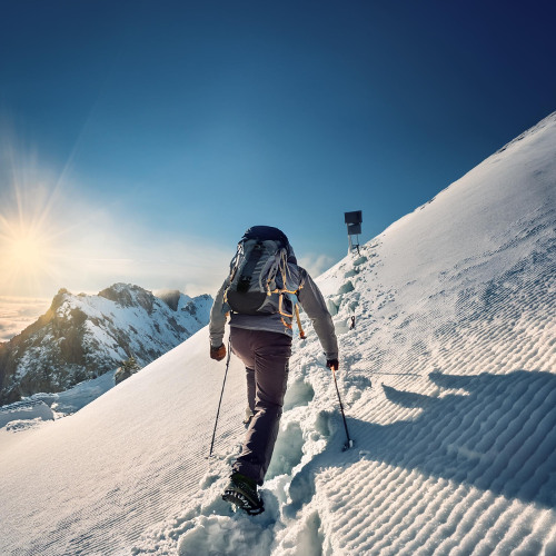 올라간다(goes up)