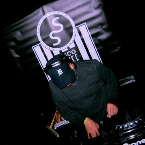 SS-LIVE001_MIKE SERVITO_03.22.14