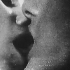 قد تسربت في مسامات جلدي