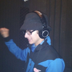 HEADPHONES ON (PROD.PRINCEAMGN)