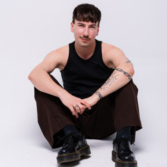 Alex Benz Sets