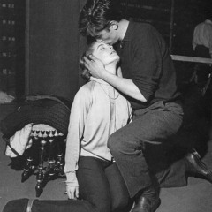 وُجِدنـا غَريبَين -مارسيل