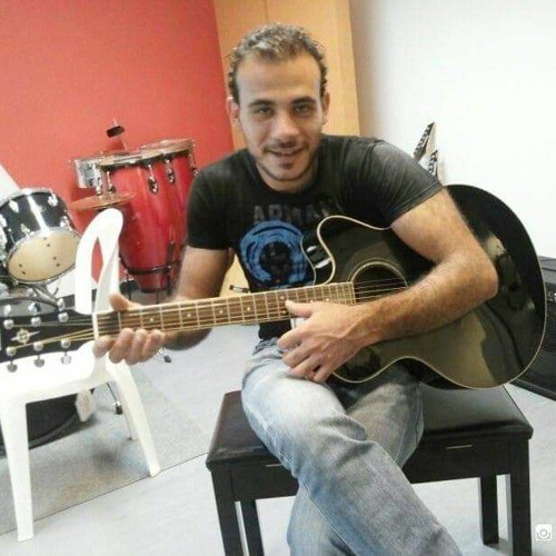 احمد عامر يازارع وردك يشبهلك