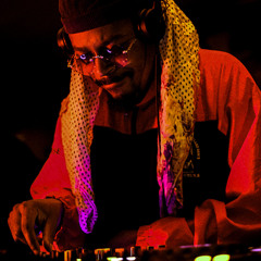 stuckinwaveforms invites : Hal Guernon - 22/04/2025