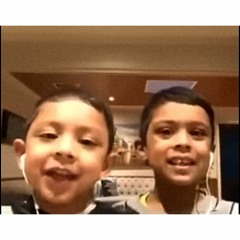 Zara Haule Haule Chalo More Sajna - Two little kids singing