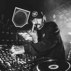 NOLOVE666 // 4x4_UD