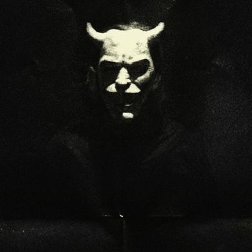 Light to Dark - Corbeau Hangs