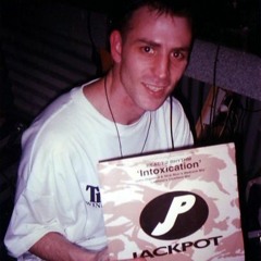 DJ ANGUS(BRIS) - LIVE @ PLEASUREDOME RAVE - 1994