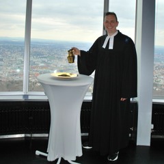 Taufe auf dem Fernsehturm, am Neckarufer oder im Freibad